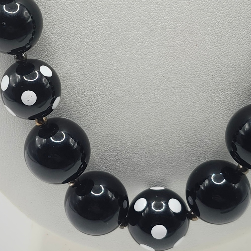 Vintage Black and White Polka Dot Beaded Necklace Gold Tone Spring Ring Clasp - Picture 2 of 8